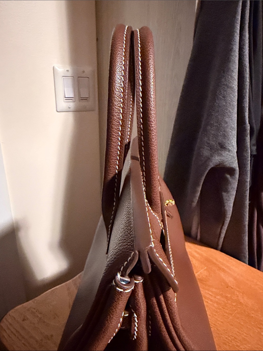 Barenia leather with contrast white stitching - Picture 8 of 17